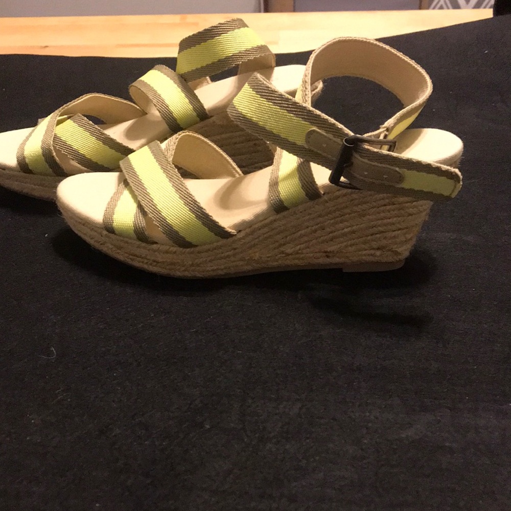 Old Navy Women’s Wedges size 8 NWOT